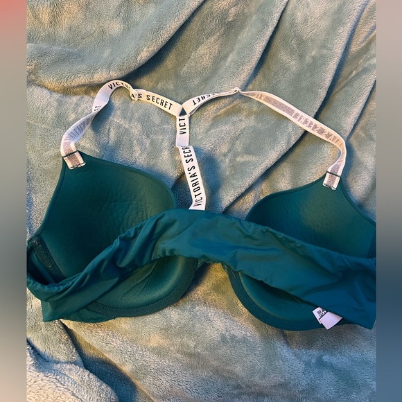 Victoria’s Secret Racerback Front Clip Bra - Picture 2 of 4